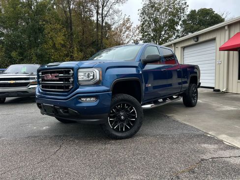Used 2018 GMC Sierra 1500 SLT w/ All Terrain Package image 2