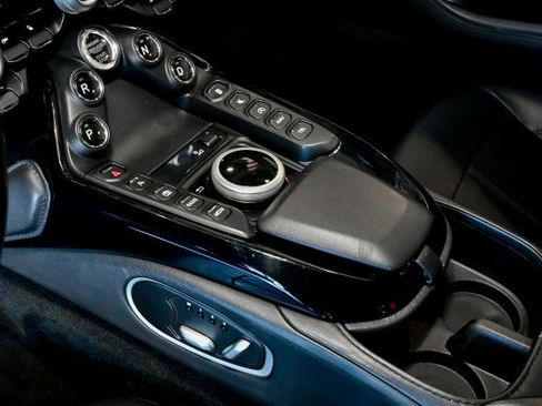 Used 2022 Aston Martin V8 Vantage Coupe image 16