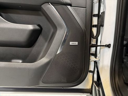 Used 2024 GMC Yukon XL SLT image 39