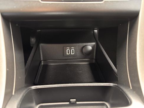 Used 2020 Ford Fusion SEL image 32