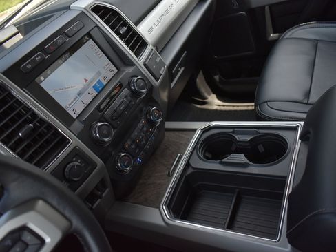 Used 2019 Ford F350 Lariat w/ Lariat Ultimate Package AWD/4WD image 26