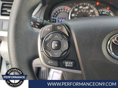 Used 2014 Toyota Camry LE image 18