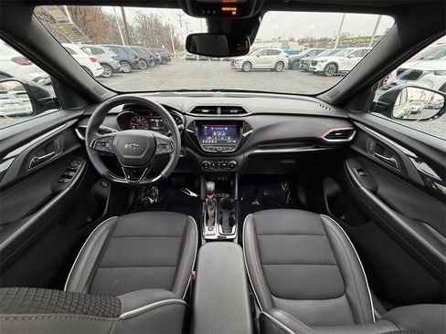 Used 2023 Chevrolet TrailBlazer RS w/ Sun and Liftgate Package image 19