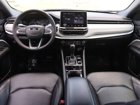 Used 2025 Jeep Compass Limited AWD/4WD image 19