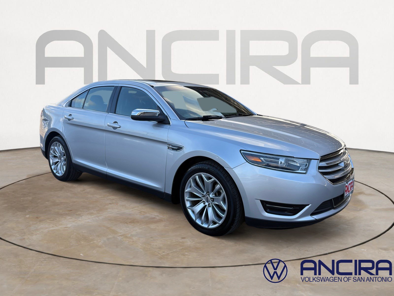 Used 2018 Ford Taurus Limited FWD image 1