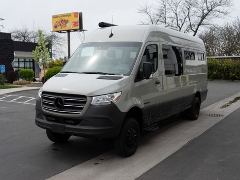 Used 2020 Mercedes-Benz Sprinter 3500 image 9