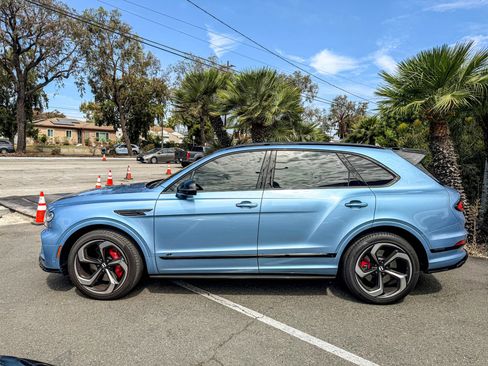 Used 2022 Bentley Bentayga AWD/4WD image 13