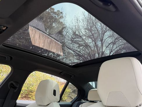 Used 2025 BMW 530i w/ Premium Package image 23