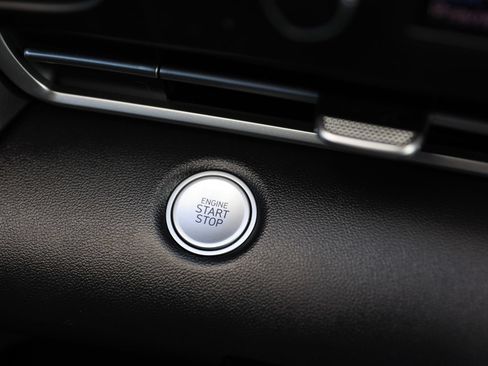 Certified 2023 Hyundai Elantra SEL FWD image 23