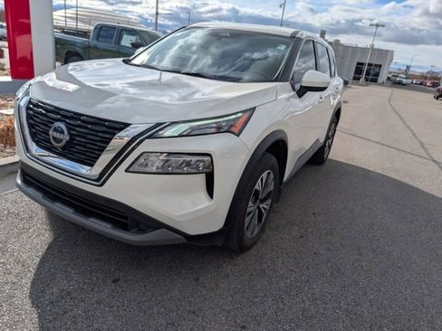 Certified 2023 Nissan Rogue SV image 2