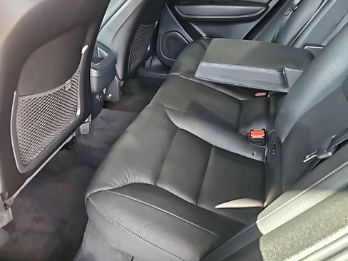 Used 2023 Volvo XC60 B5 Plus image 22