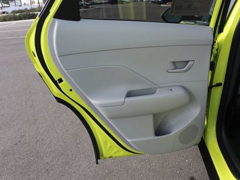 Used 2025 Hyundai Kona SEL image 11