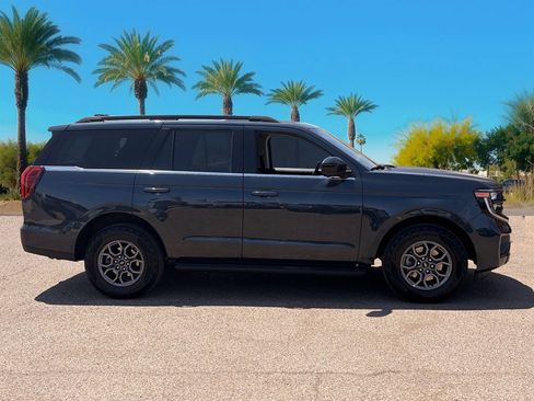 Certified 2025 Ford Expedition Active AWD/4WD image 6