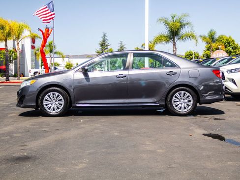 Used 2014 Toyota Camry LE FWD image 6