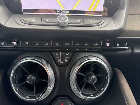 Used 2018 Chevrolet Camaro ZL1 image 18