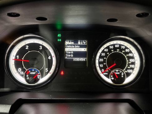 Used 2017 RAM 3500 Tradesman w/ Chrome Appearance Group AWD/4WD image 9