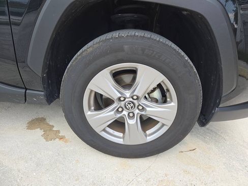 Used 2025 Toyota RAV4 XLE FWD image 15