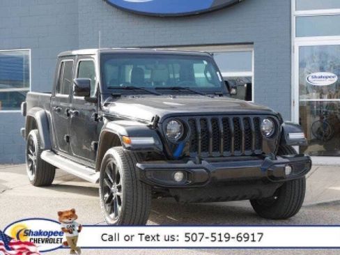 Used 2023 Jeep Gladiator Overland image 2