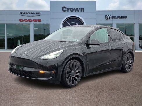 Used 2022 Tesla Model Y Performance image 3