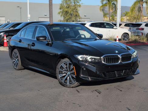 New 2026 BMW 330i Sedan w/ Convenience Package RWD image 2