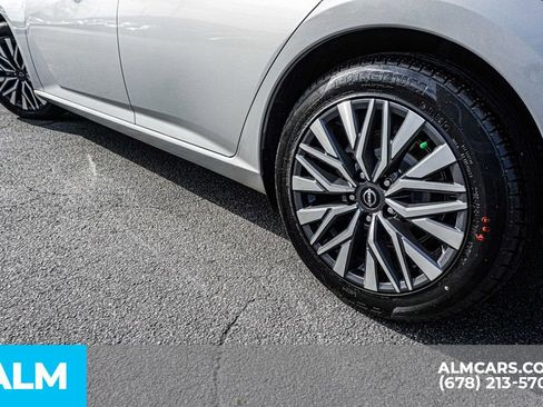 Used 2024 Nissan Altima 2.5 SV image 15