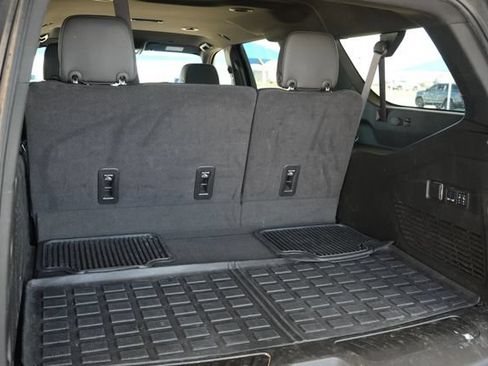 Used 2024 GMC Yukon XL SLT w/ SLT Luxury Package AWD/4WD image 30