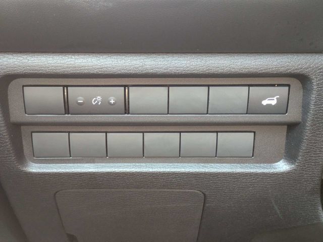 Used 2025 Mitsubishi Outlander SE FWD image 27
