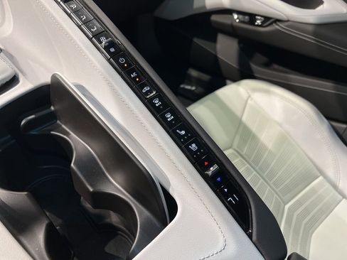 Used 2024 Chevrolet Corvette Stingray Preferred Cpe w/ Z51 Performance Package image 23