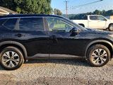 Used 2023 Nissan Rogue SV image 2