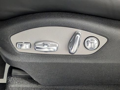 New 2026 Porsche Macan image 29