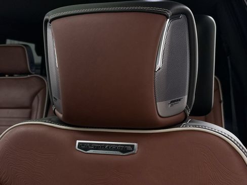 Used 2023 GMC Yukon Denali Ultimate w/ LPO, Floor Liner Package AWD/4WD image 4
