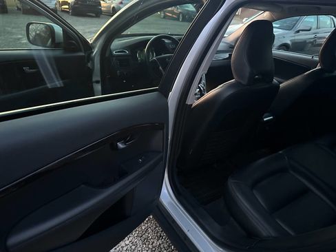 Used 2016 Volvo XC70 T5 Premier w/ Proximity Package image 12