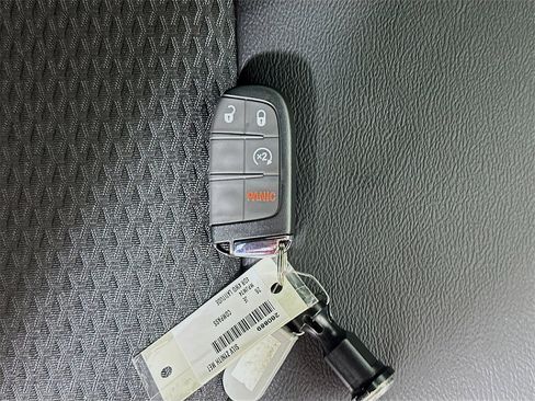 New 2026 Jeep Compass Latitude image 20