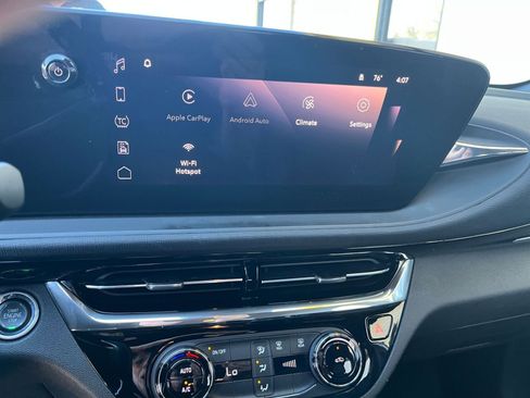 Used 2025 Buick Envista Sport Touring image 17