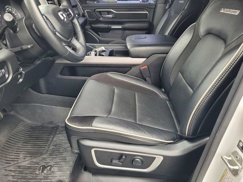Used 2024 RAM 1500 Laramie AWD/4WD image 10