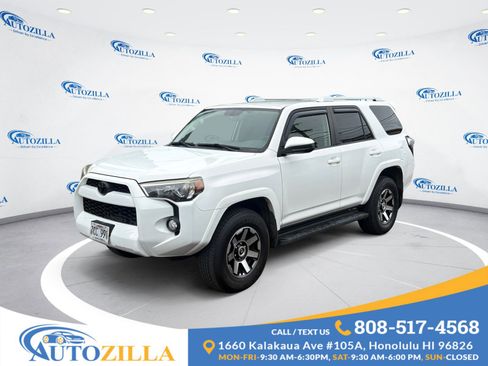 Used 2017 Toyota 4Runner SR5 image 1