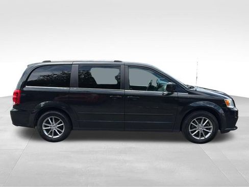 Used 2015 Dodge Grand Caravan SXT FWD image 2