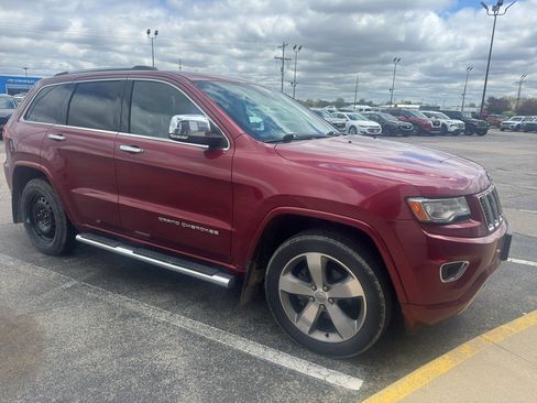 Used 2014 Jeep Grand Cherokee Overland w/ Advanced Technology Group AWD/4WD image 4