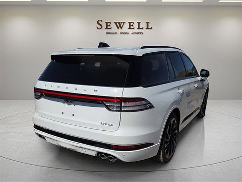 New 2026 Lincoln Aviator Reserve w/ Luxury Package image 4