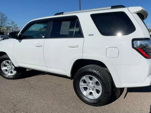 Certified 2023 Toyota 4Runner SR5 AWD/4WD image 4