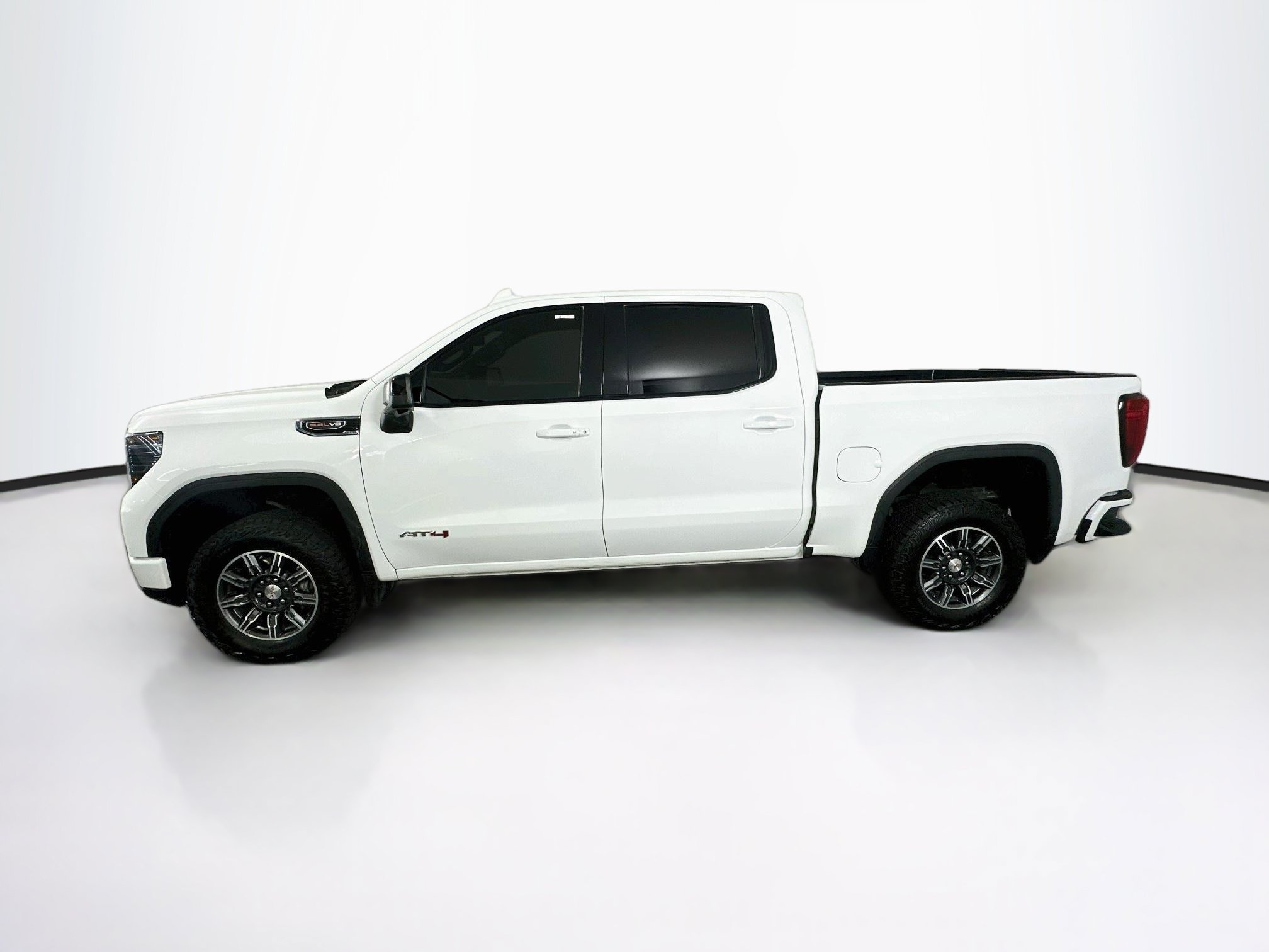Used 2026 GMC Sierra 1500 AT4 AWD/4WD image 4