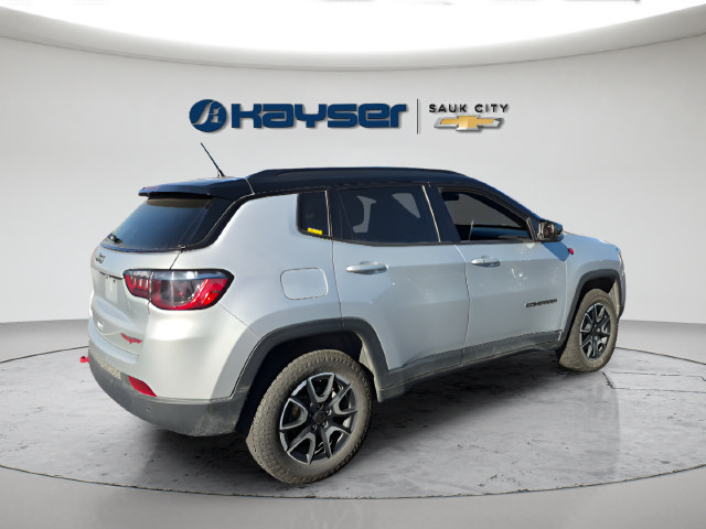 Used 2025 Jeep Compass Trailhawk AWD/4WD image 8