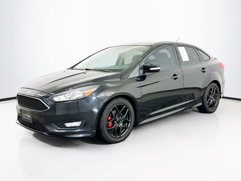 Used 2015 Ford Focus SE w/ SE Sport Package FWD image 3