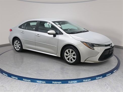 Used 2023 Toyota Corolla LE image 5