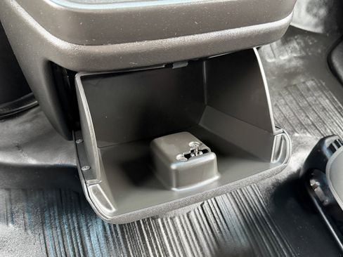 Used 2024 Chevrolet Express 2500 w/ Driver Convenience Package image 22