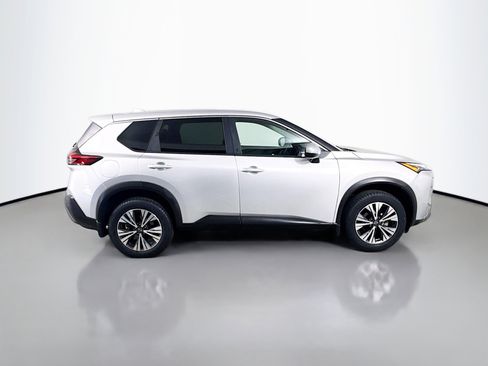 Used 2023 Nissan Rogue SV image 11