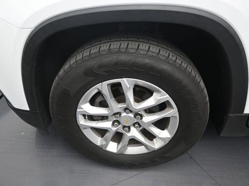 Used 2020 Chevrolet Traverse LS FWD image 9