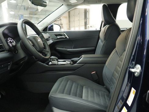 New 2026 Mitsubishi Outlander SE FWD image 6
