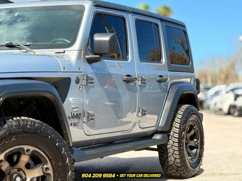 Used 2018 Jeep Wrangler Unlimited Sport S AWD/4WD image 3