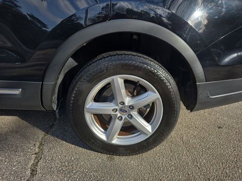 Used 2018 Ford Explorer XLT image 31